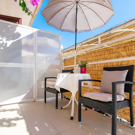 Sweet Triple In Pensionat Makarska