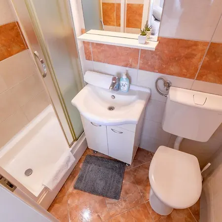 Sweet Triple In 3* Makarska